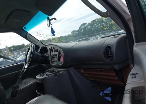 2004 Ford E-250 Commercial/Recreational from USA, damaged, VIN 1FTNS24W74HA84285